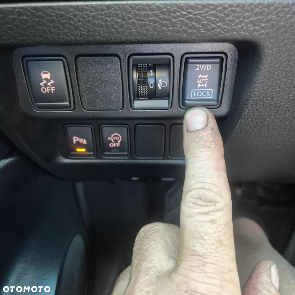 Nissan Qashqai 1.6 dCi 4 x 4 DPF Start/Stop tekna - 6