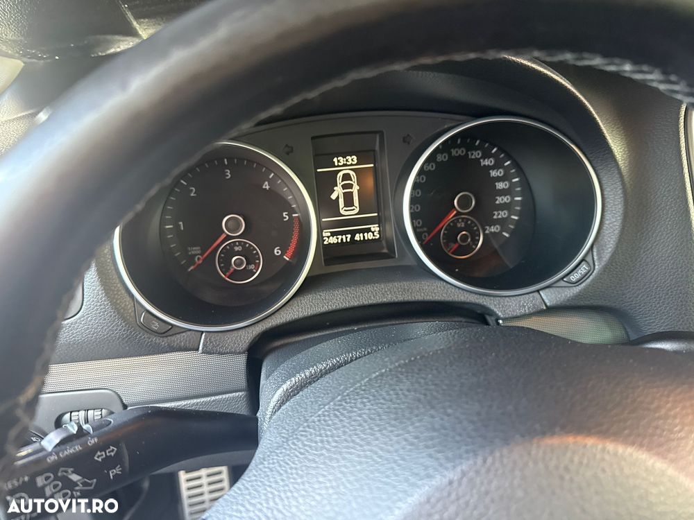 Volkswagen Golf 1.6 TDI DPF Highline - 6