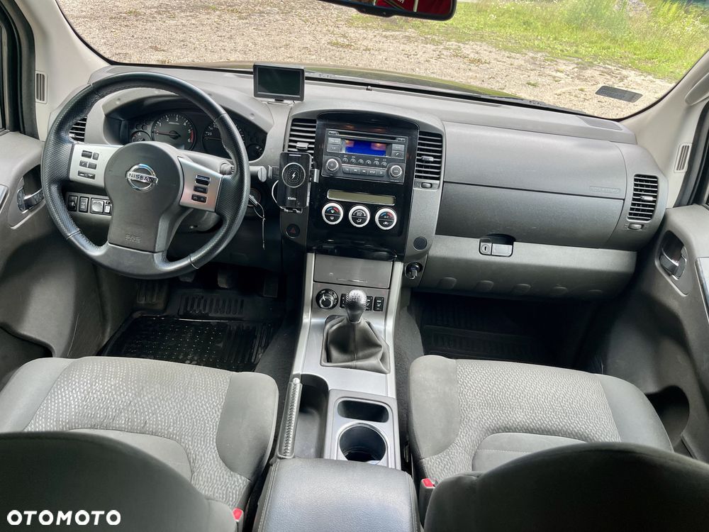 Nissan Navara 2.5 D LE Long EU5 - 8