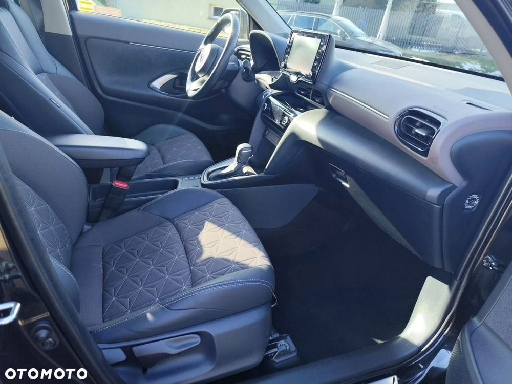 Toyota Yaris Cross Hybrid 1.5 Executive - 16