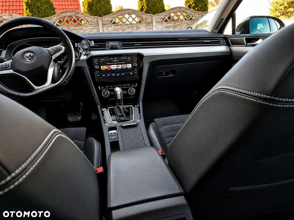 Volkswagen Passat 2.0 TDI Elegance DSG - 3