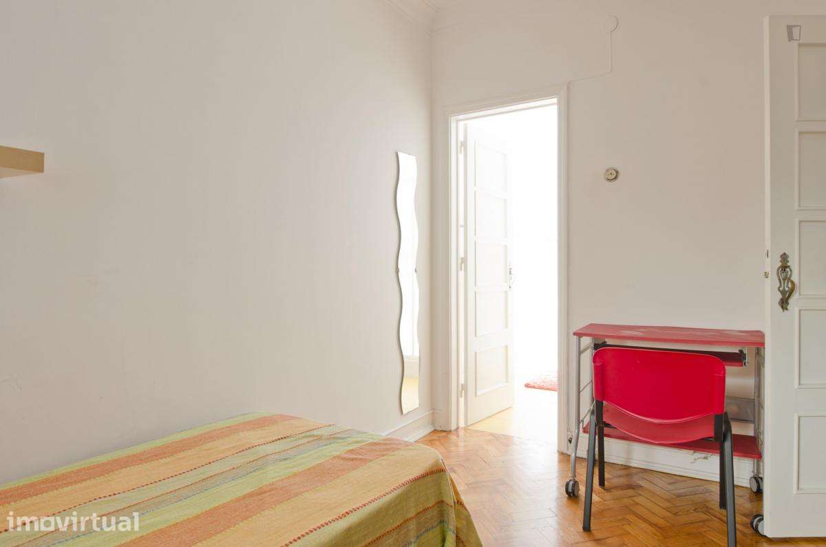 Quarto - localizado em Arroios Lisbon - Grande imagem: 3/10