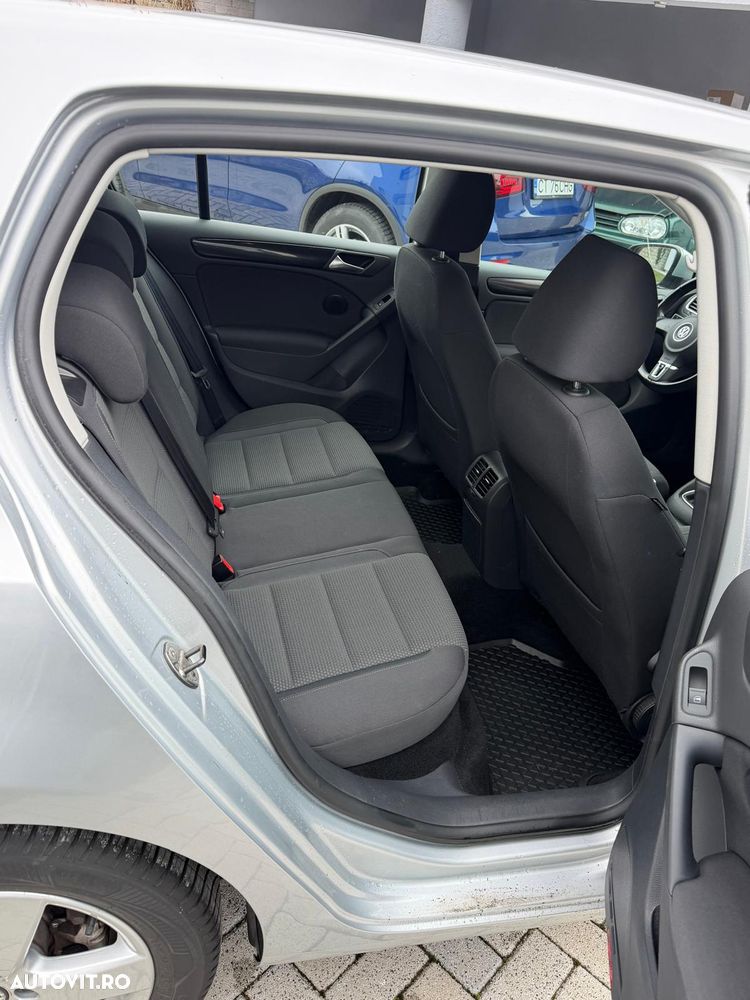 Volkswagen Golf - 11