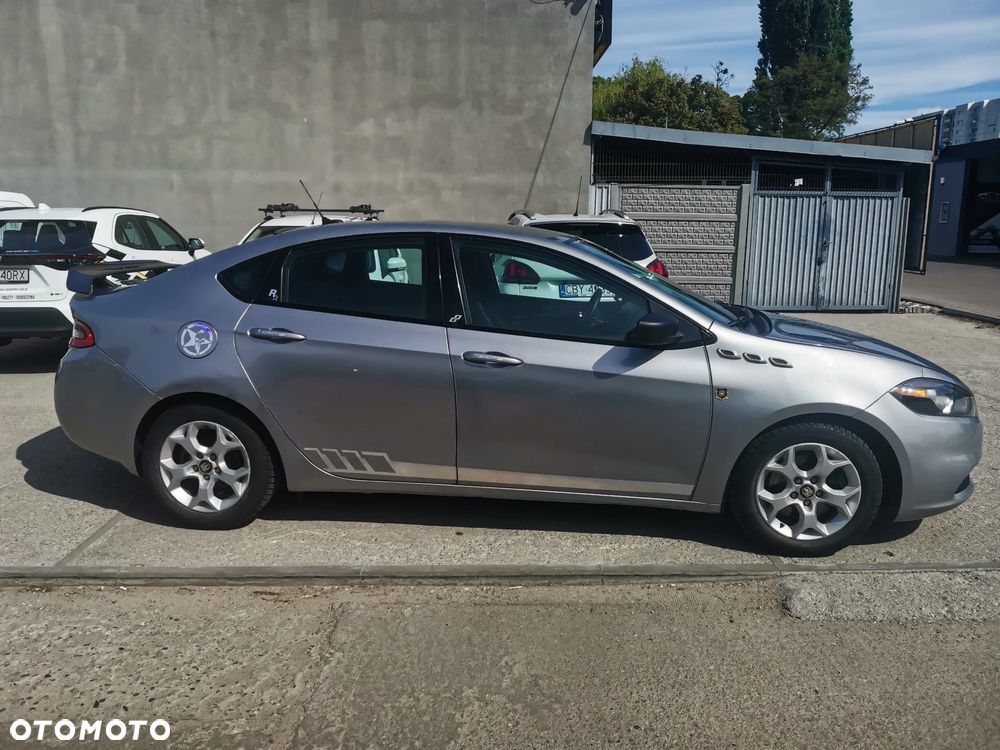 Dodge Dart - 4