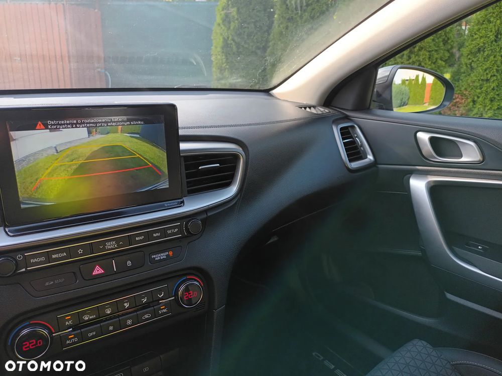 Kia Ceed - 33