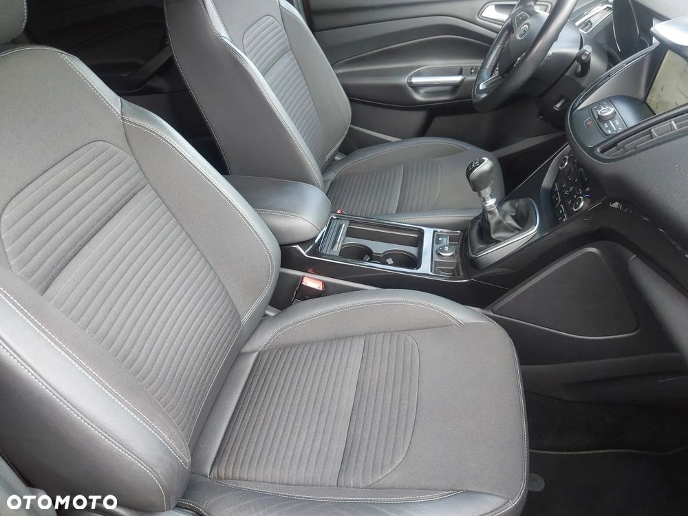 Ford Kuga 1.5 EcoBoost 2x4 Titanium - 15