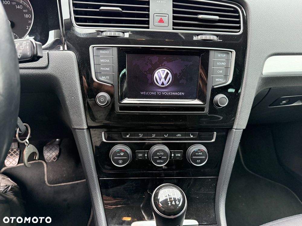 Volkswagen Golf 1.2 TSI BlueMotion Technology Cup - 16