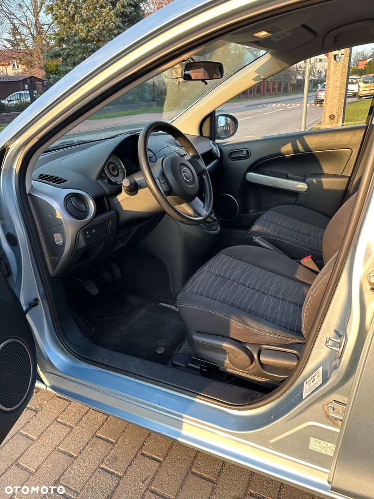 Mazda 2 - 8