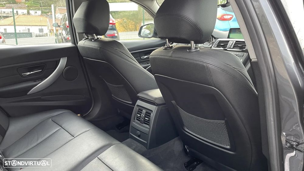 BMW 320 d Auto Line Sport - 14