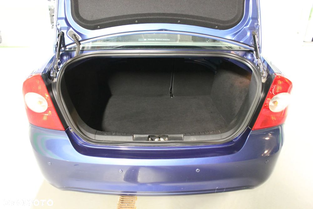 Ford Focus 2.0 Ghia - 20