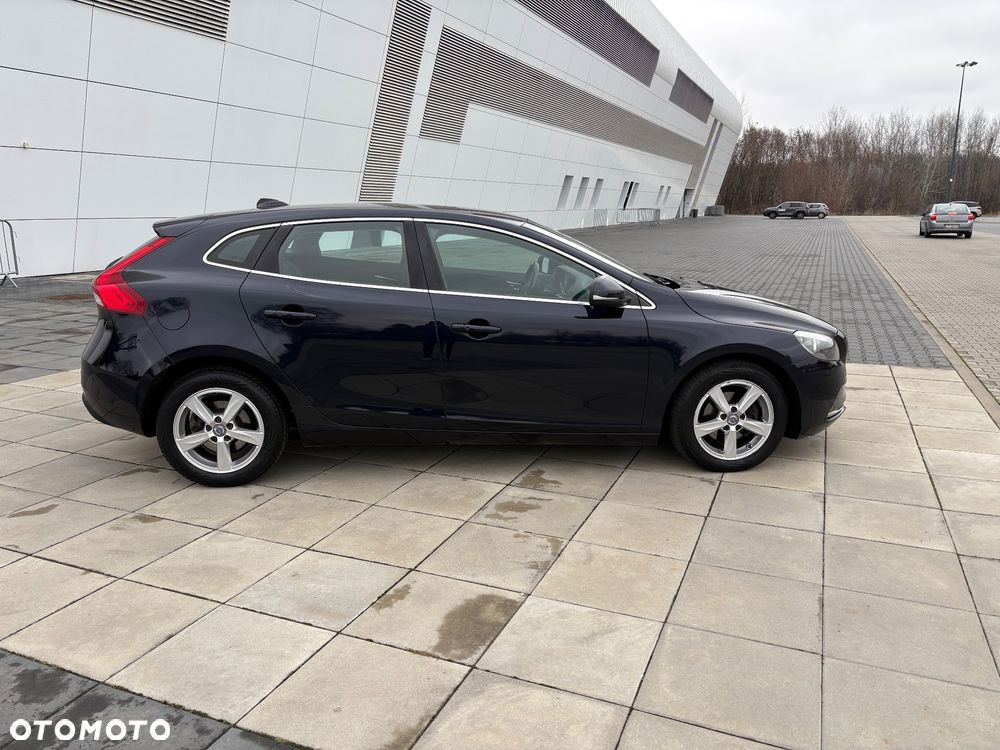 Volvo V40 D2 Summum - 9
