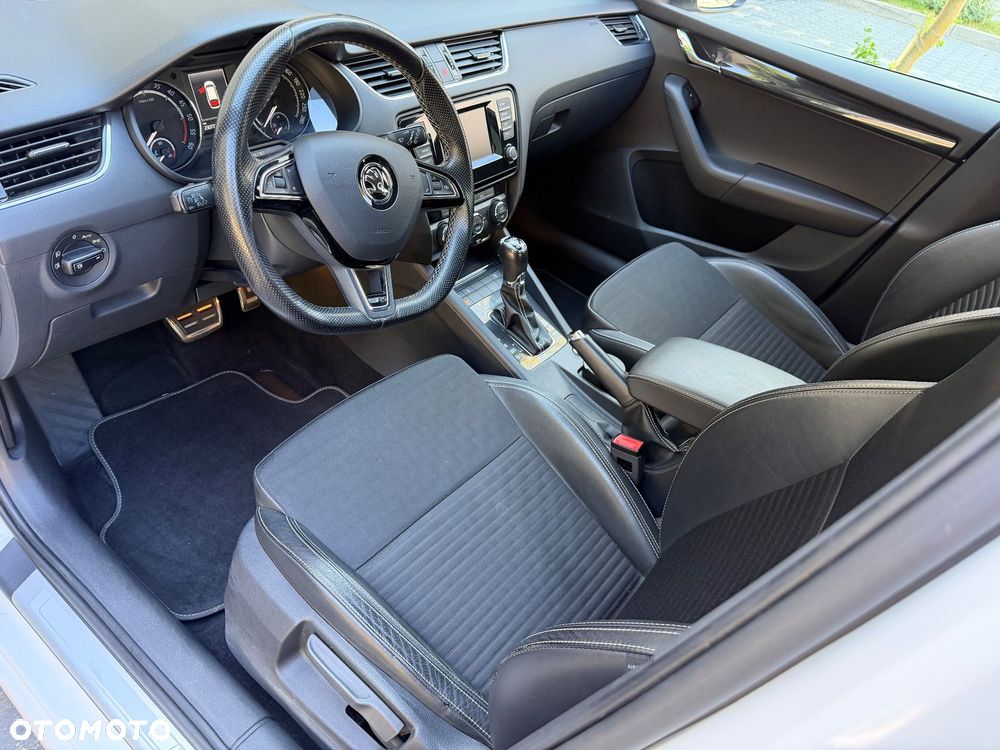 Skoda Octavia 2.0 TDI DSG RS - 20