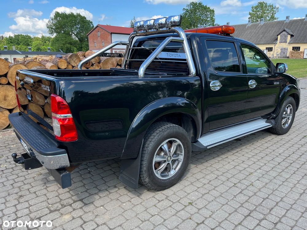 Toyota Hilux 3.0 D-4D SR5 - 5