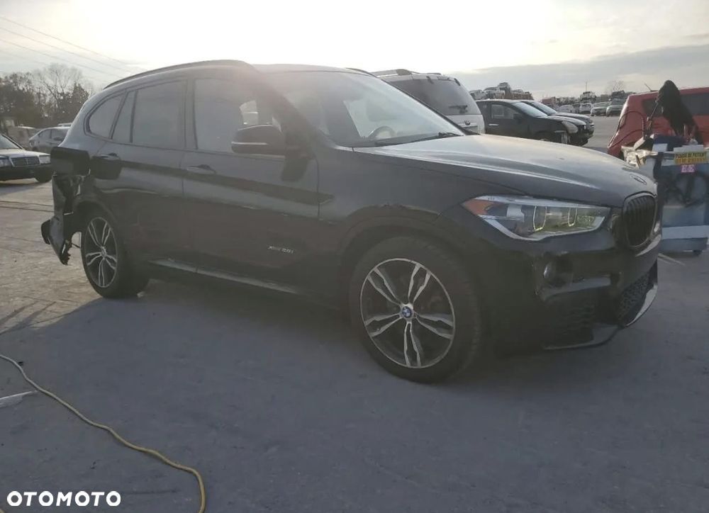 BMW X1 xDrive25i M Sport - 4