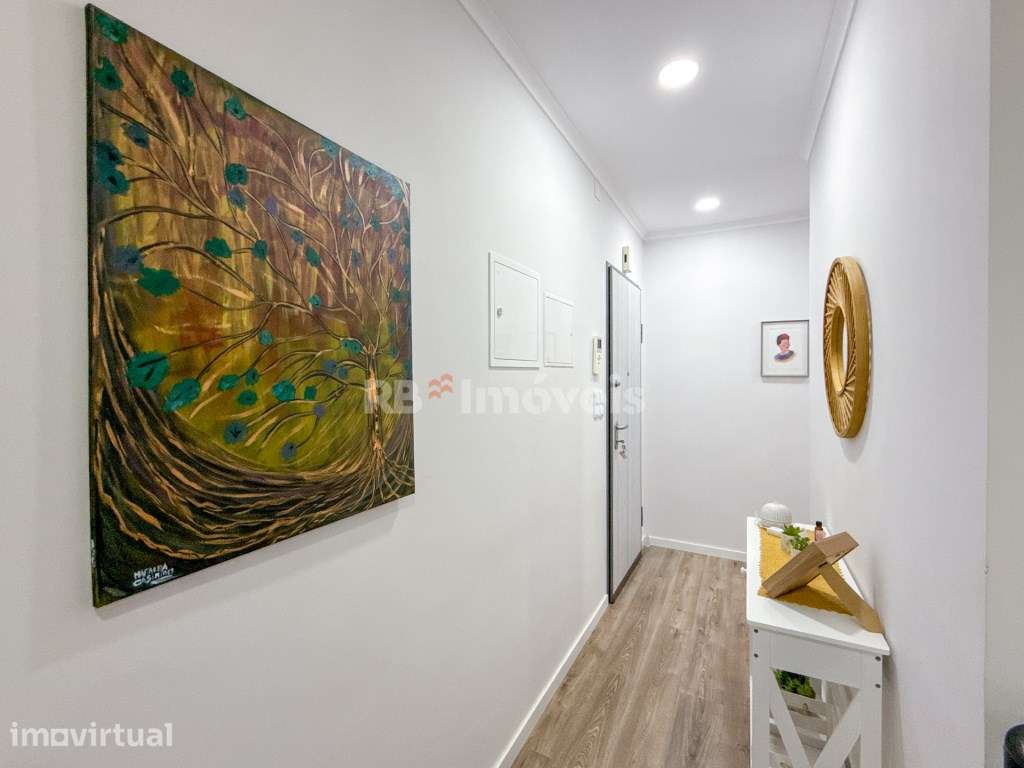 Apartamento T3 Remodelado c/ Varandas - Junto à Estação de Comboios... - Grande imagem: 4/38