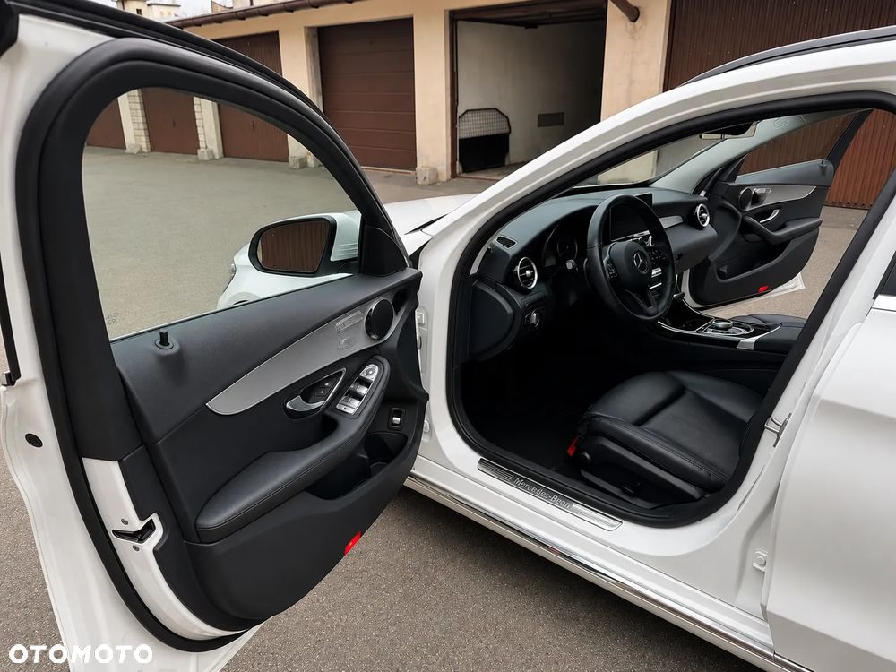 Mercedes-Benz Klasa C 200 d 9G-TRONIC - 29