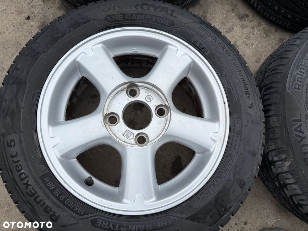 Felgi 15' koła Nissan Almera 4x114,3 15x6J ET45 centr 66,1 OE - 3