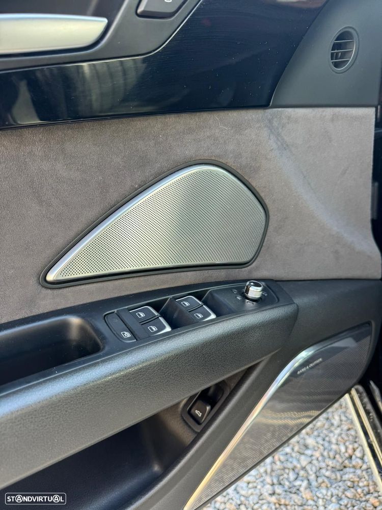 Audi A8 - 8