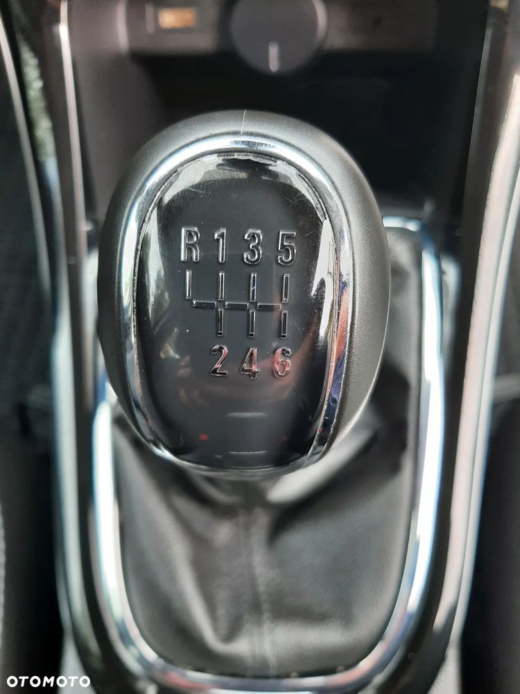 Opel Astra 1.4 Turbo Exklusiv - 23