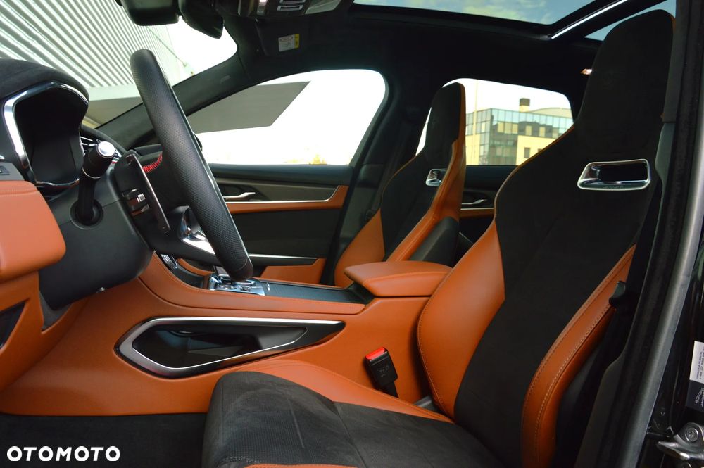Jaguar F-Pace - 15