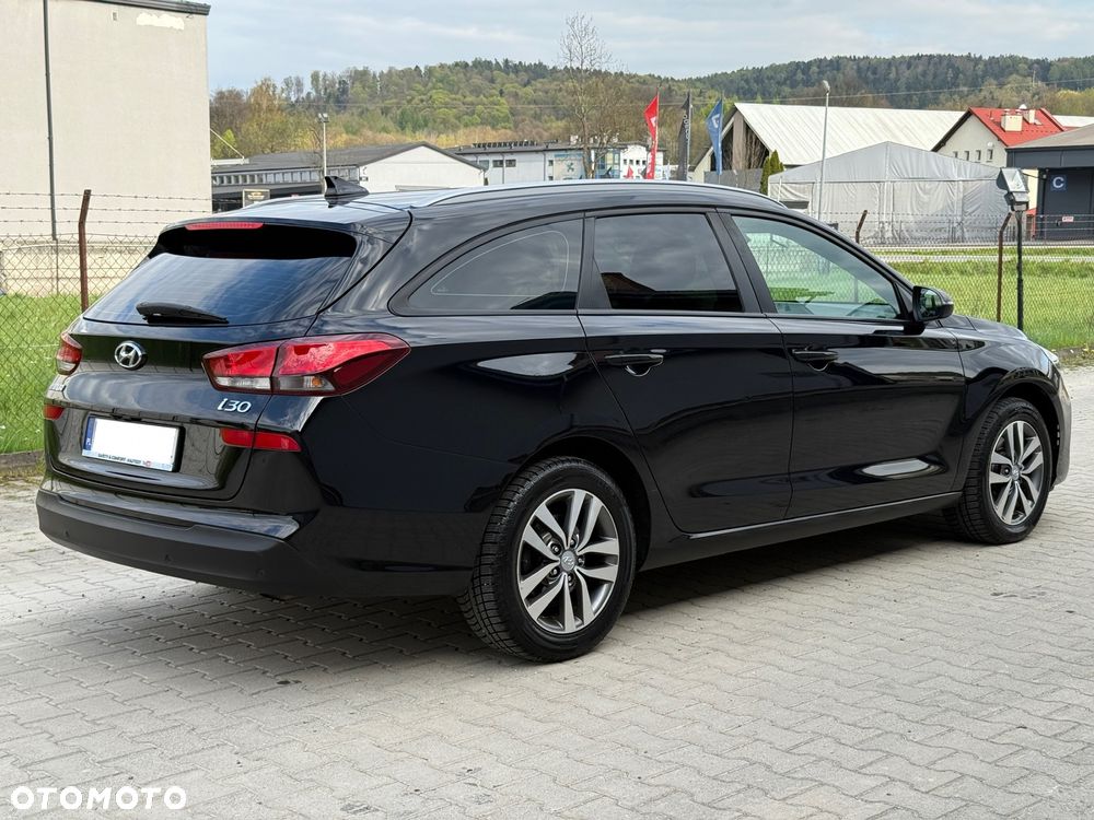 Hyundai i30 1.6 D Comfort DCT - 8