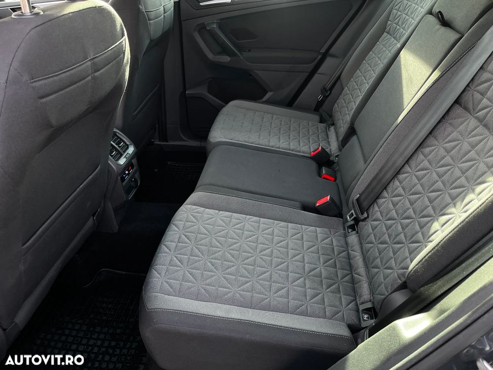 Volkswagen Tiguan - 11