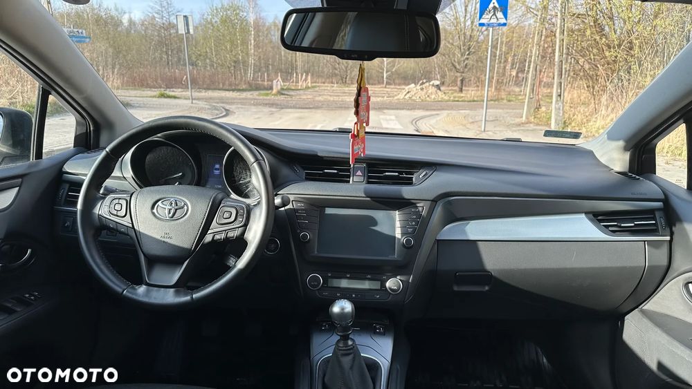 Toyota Avensis 2.0 D-4D Prestige - 6