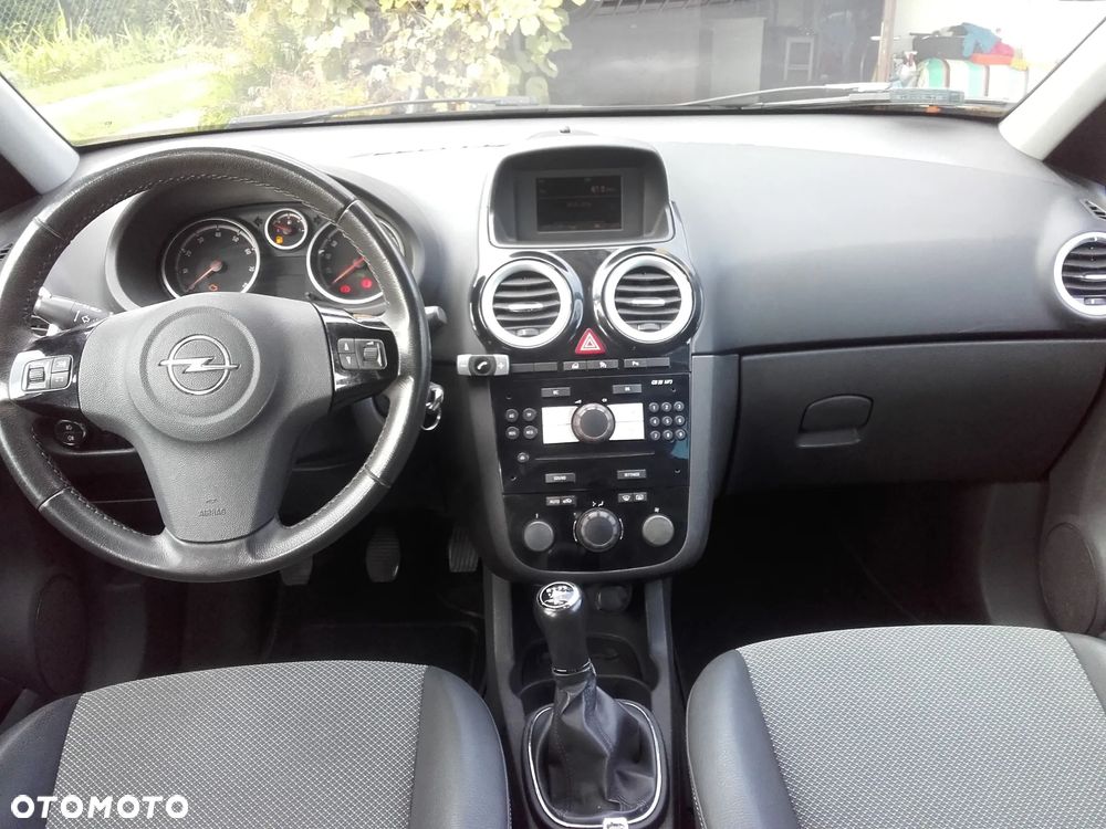 Opel Corsa 1.4 16V Cosmo - 7