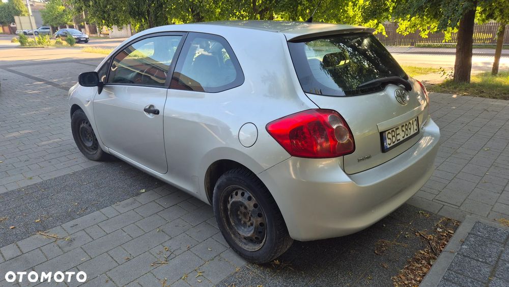 Toyota Auris 1.4 D-4D Luna - 2