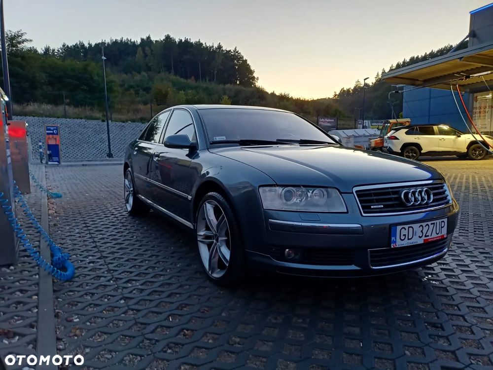 Audi A8 4.2 Quattro - 5
