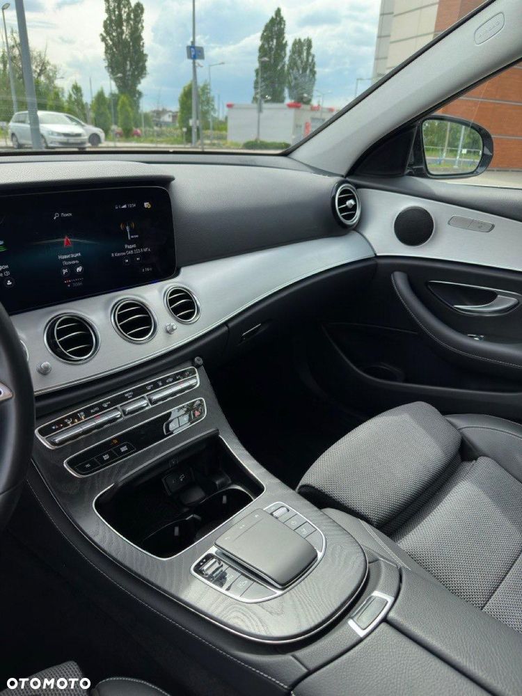 Mercedes-Benz Klasa E - 9