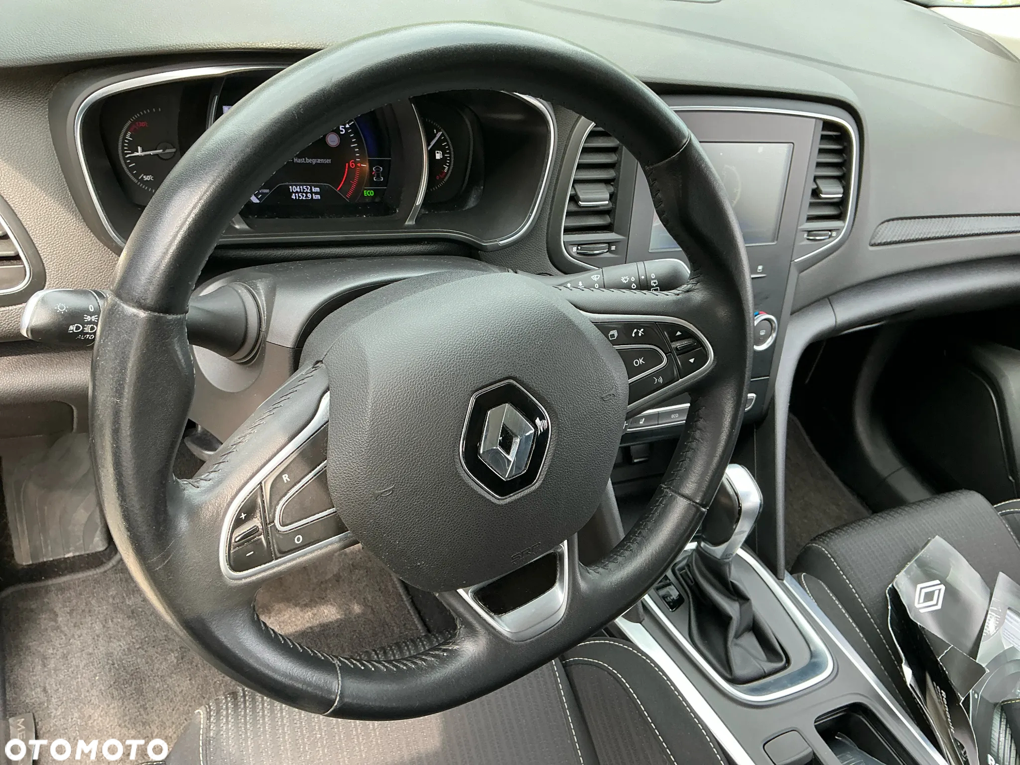 Renault Megane TCe 140 GPF EDC ZEN - 3