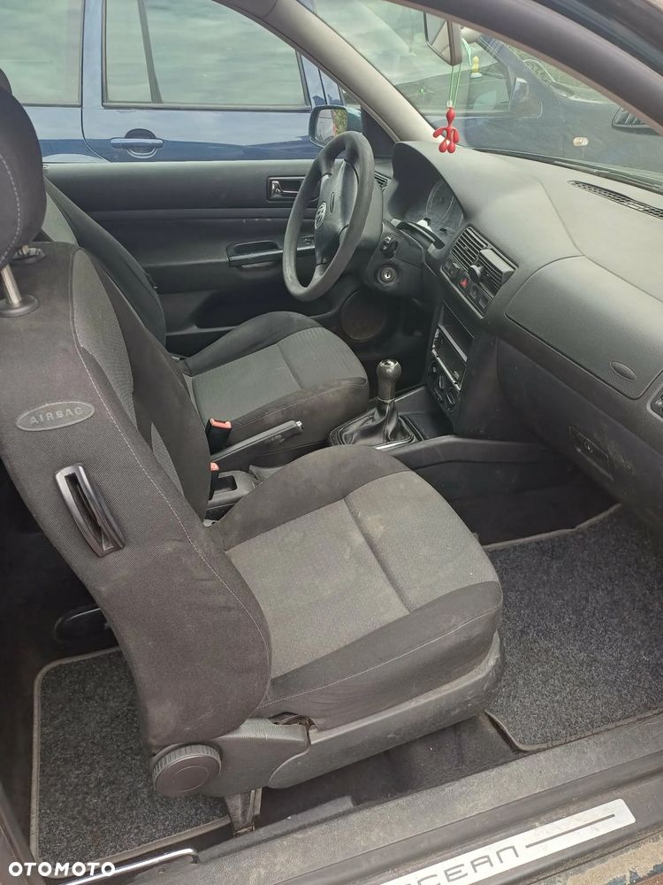 Volkswagen Golf - 2