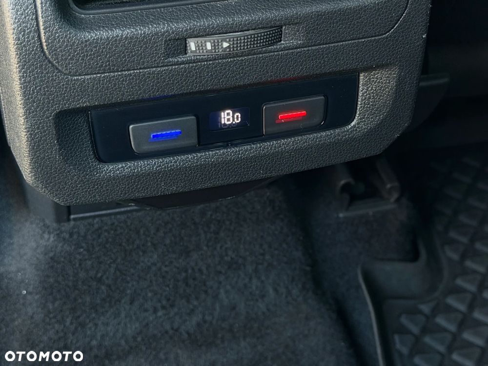 Volkswagen Touran 1.5 TSI EVO Highline DSG - 32