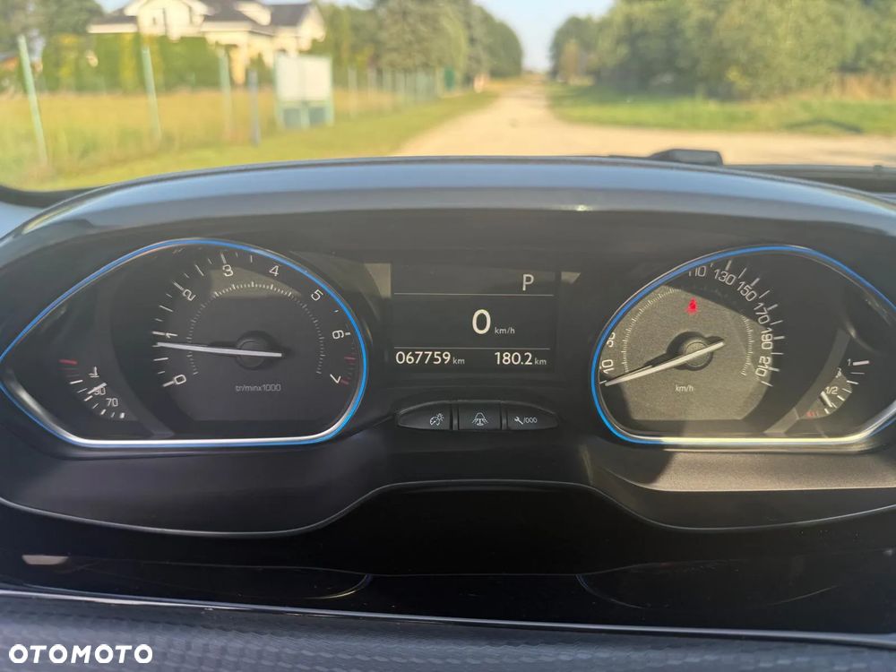 Peugeot 2008 1.2 Pure Tech Allure S&S EAT6 - 13