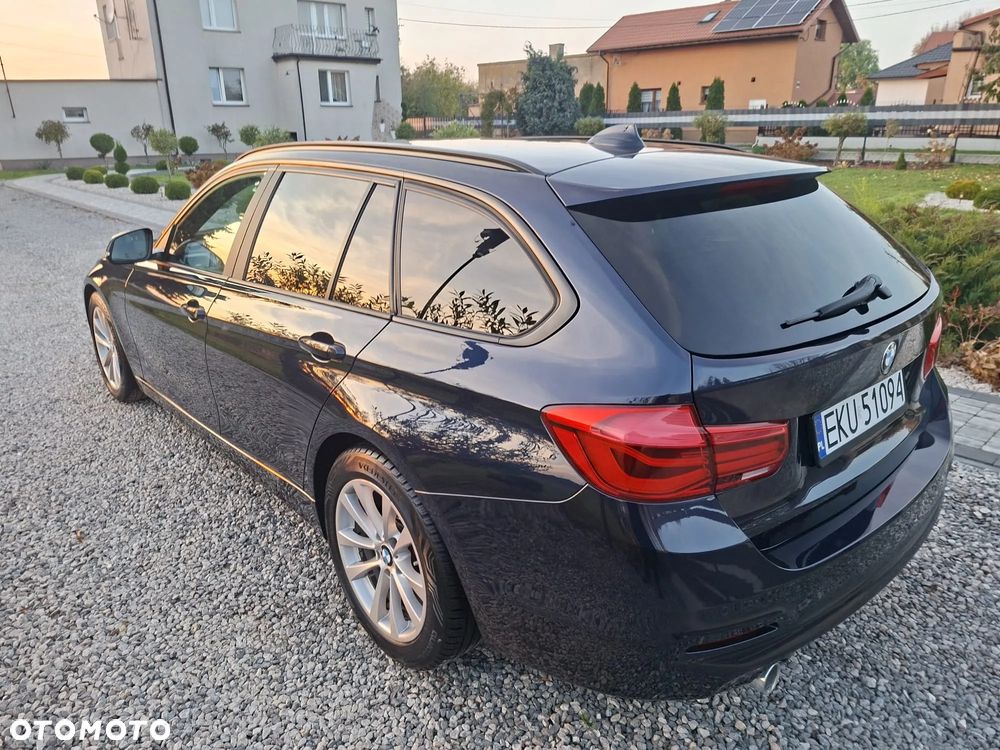 BMW Seria 3 318d Luxury Line - 22