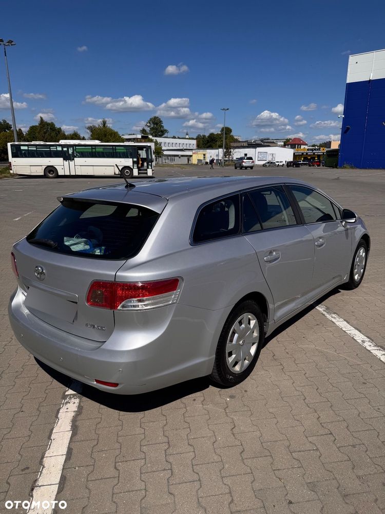 Toyota Avensis 1.8 Sol - 5