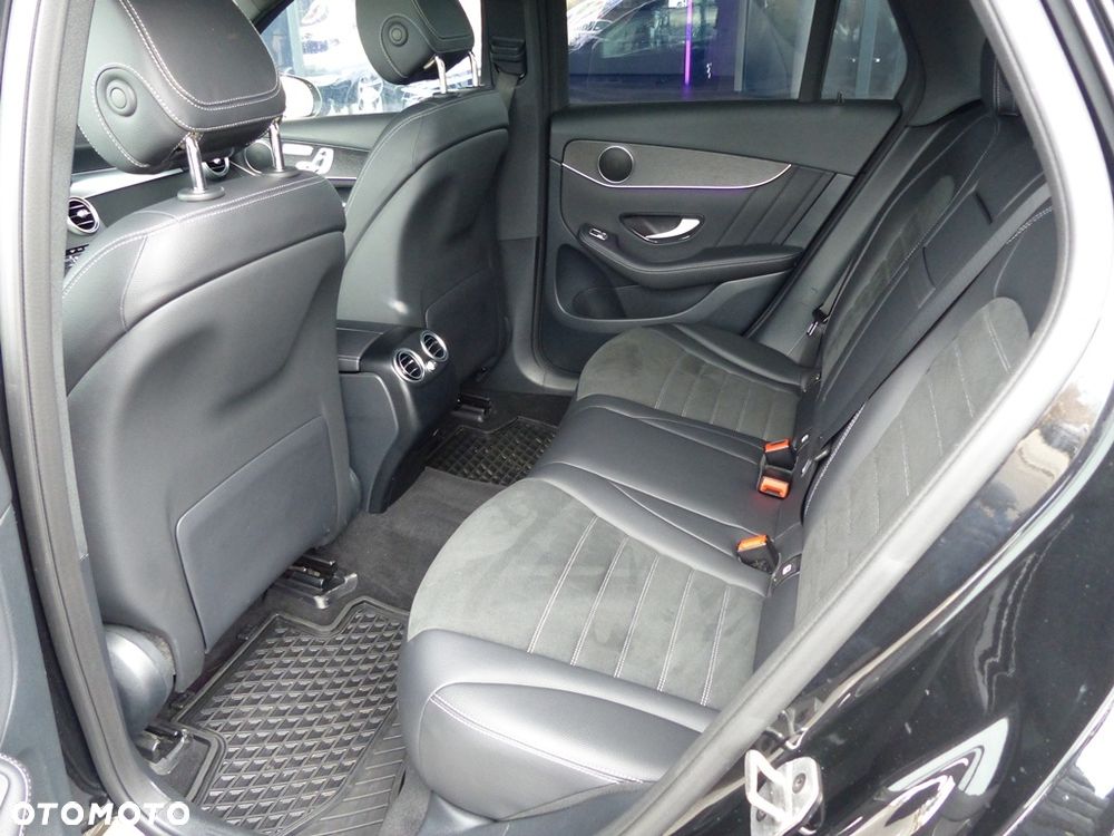 Mercedes-Benz GLC 200 4Matic 9G-TRONIC AMG Line - 22