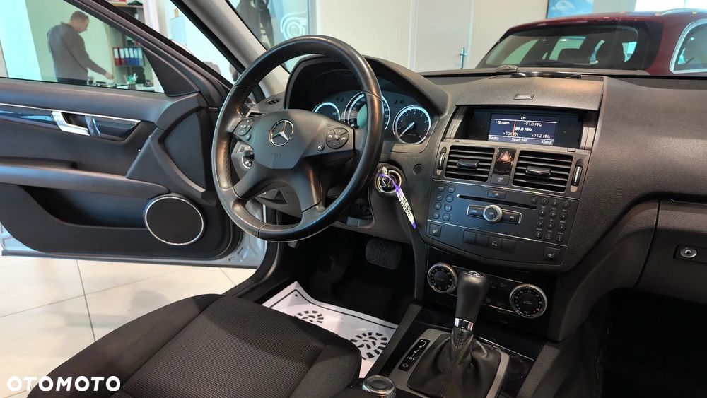 Mercedes-Benz Klasa C 180 T Kompressor Automatik - 36