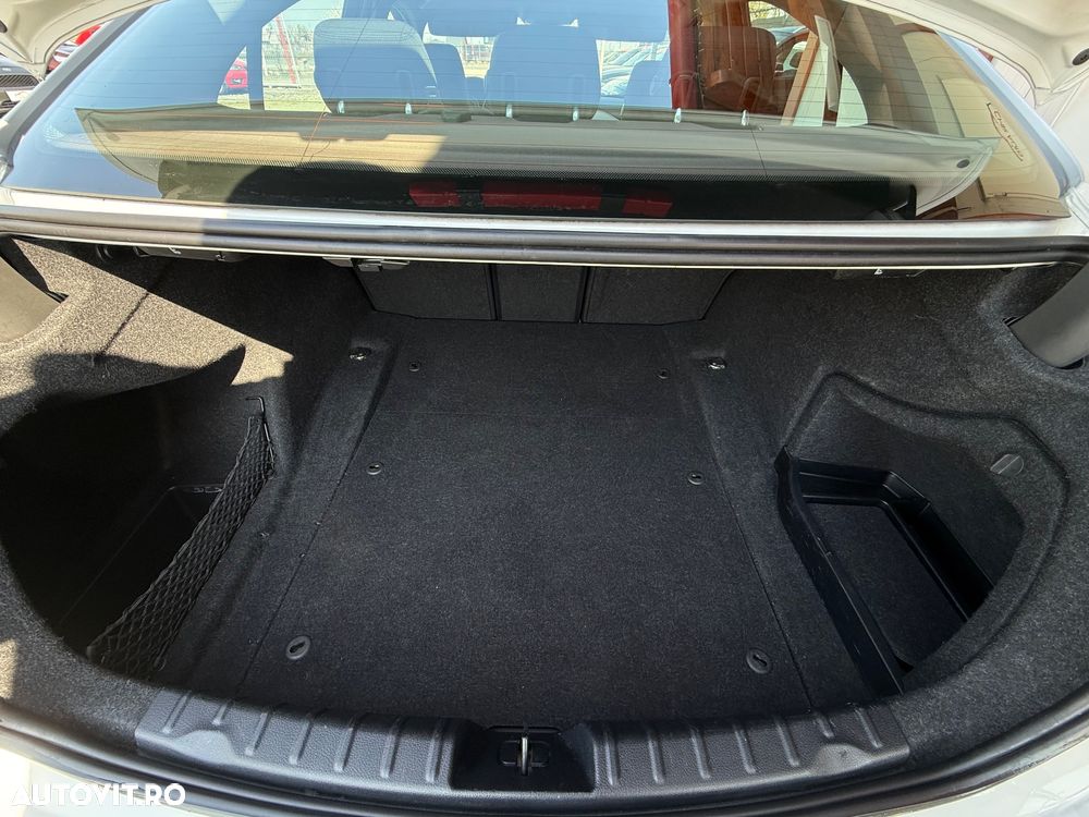 BMW Seria 3 318d Modern Line - 25