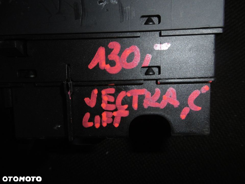 PRZELACZNIK SWIATEL VECTRA C LIFT 13 177 070 - 2