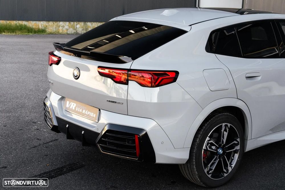 BMW iX2 eDrive20 Pack Desportivo M Pro - 33