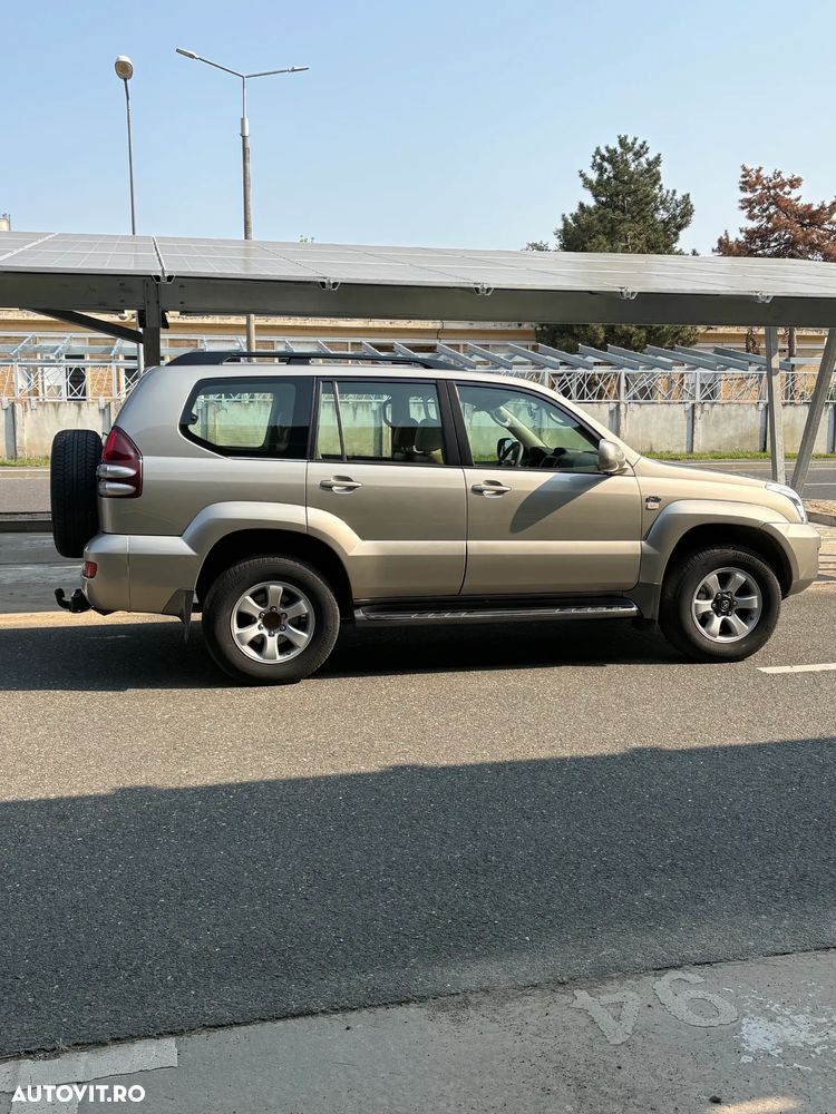 Toyota Land Cruiser - 2