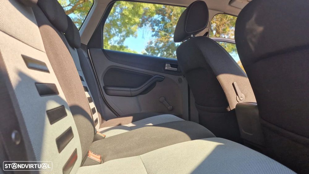 Ford Focus SW 1.6 TDCi Trend - 29