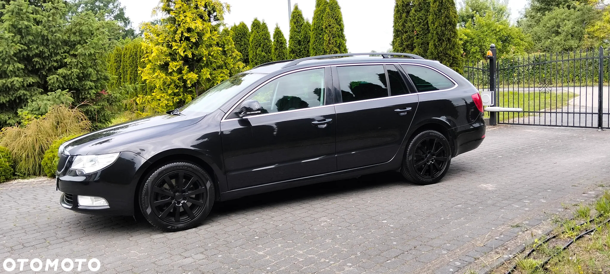 Skoda Superb Combi 2.0 TDI DSG Exclusive - 2