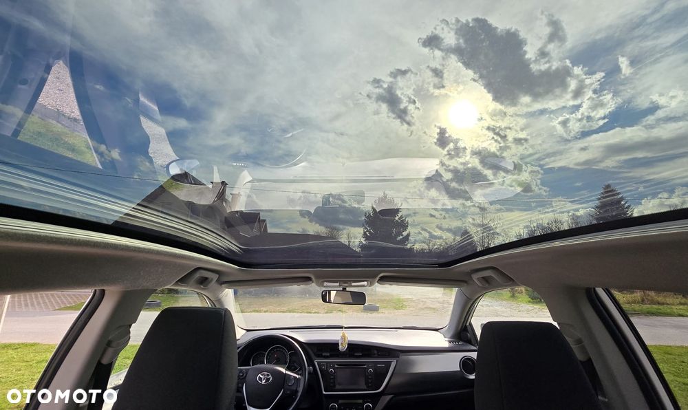 Toyota Auris 1.4 D-4D Premium + EU5 - 13