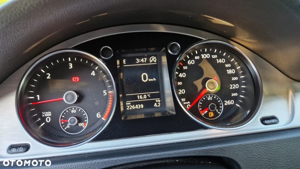 Volkswagen Passat 2.0 TDI 4Mot Highline DSG - 36