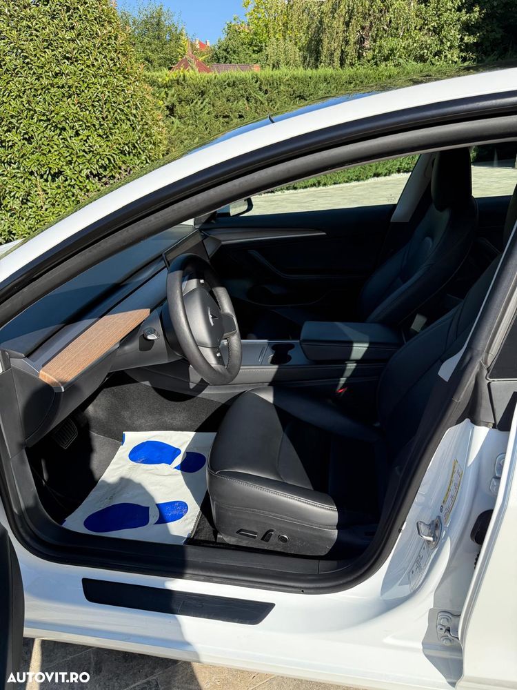 Tesla Model 3 - 16