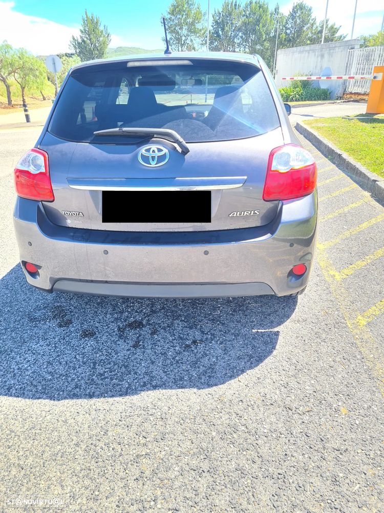 Toyota Auris 1.4 D-4D Exclusive+P.Sport - 4
