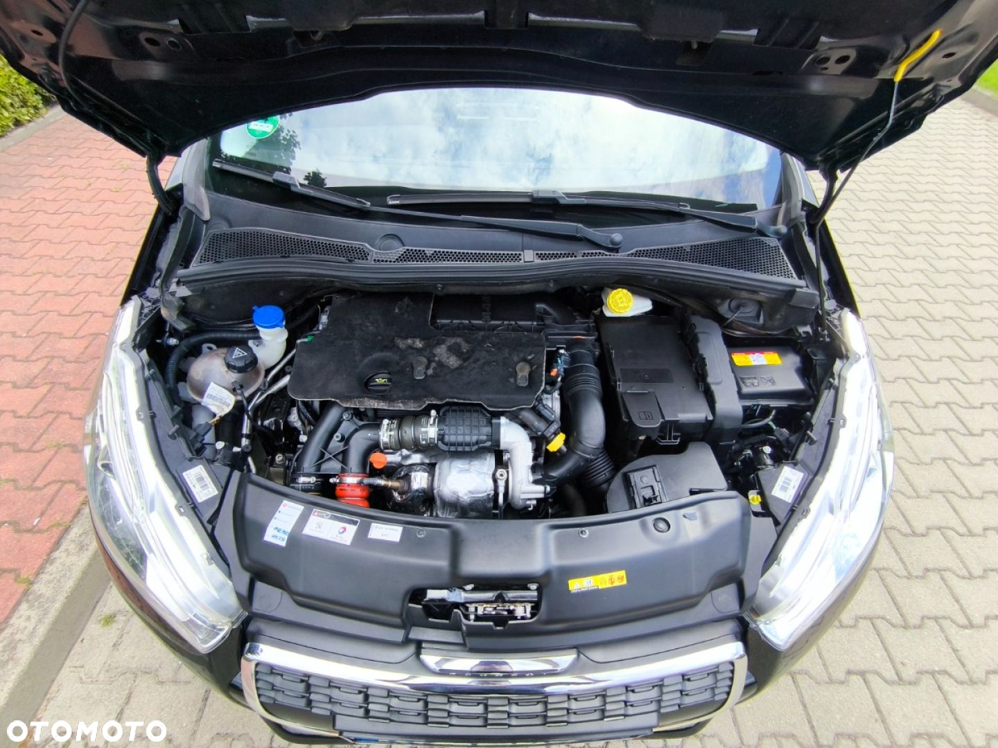 Peugeot 208 1.6 e-HDi Allure STT - 13